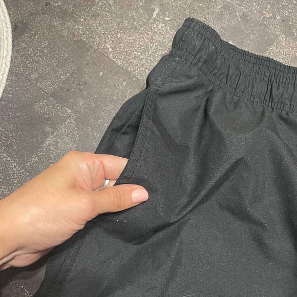 🆕 Mens Old Navy Black Swim Trunks - Size S - Picture 5 of 9